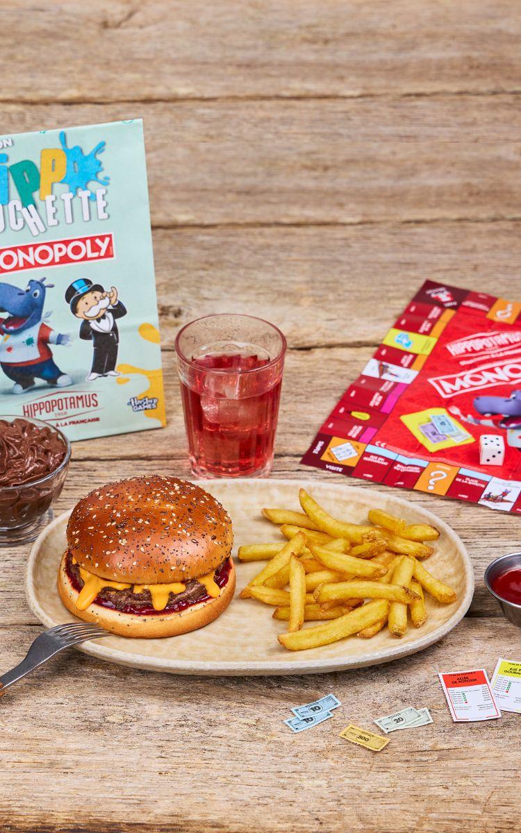 Menu enfant avec burger, frites, boisson, dessert et jeu enfant Monopoly en partenariat avec Hippopotamus